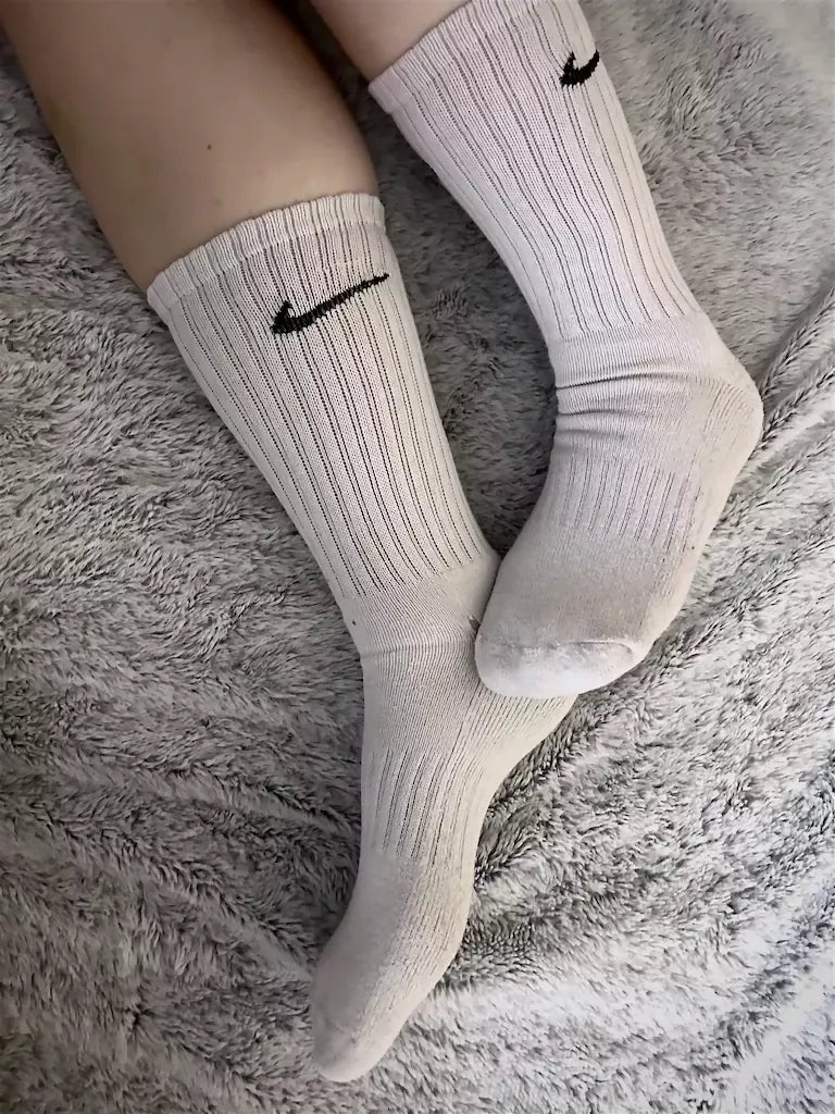 Getragene Tennis Socken Frauen Füße